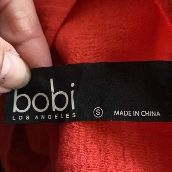 Melon red crinkle gauzy tunic top. Crew neck, pullover. Sleeve can button up 3/4 - Picture 12 of 12